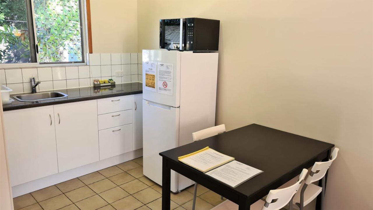 Paradise Court Holiday Units Airlie Beach Exterior photo
