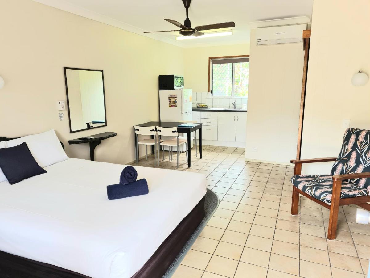 Paradise Court Holiday Units Airlie Beach Exterior photo