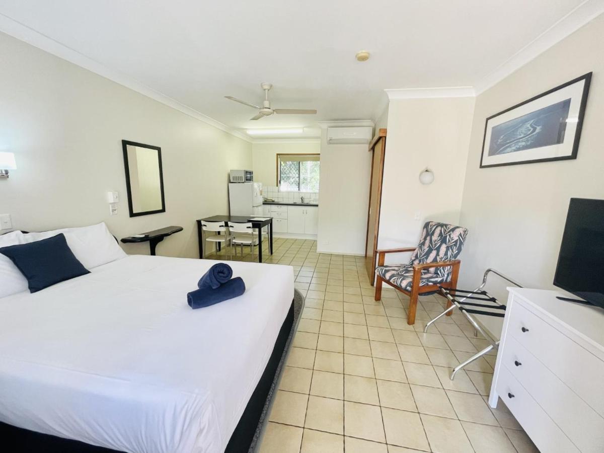 Paradise Court Holiday Units Airlie Beach Exterior photo