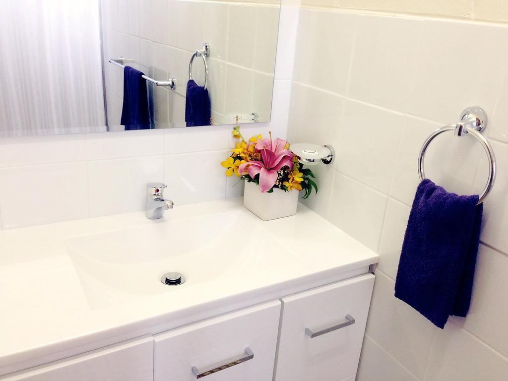 Paradise Court Holiday Units Airlie Beach Room photo