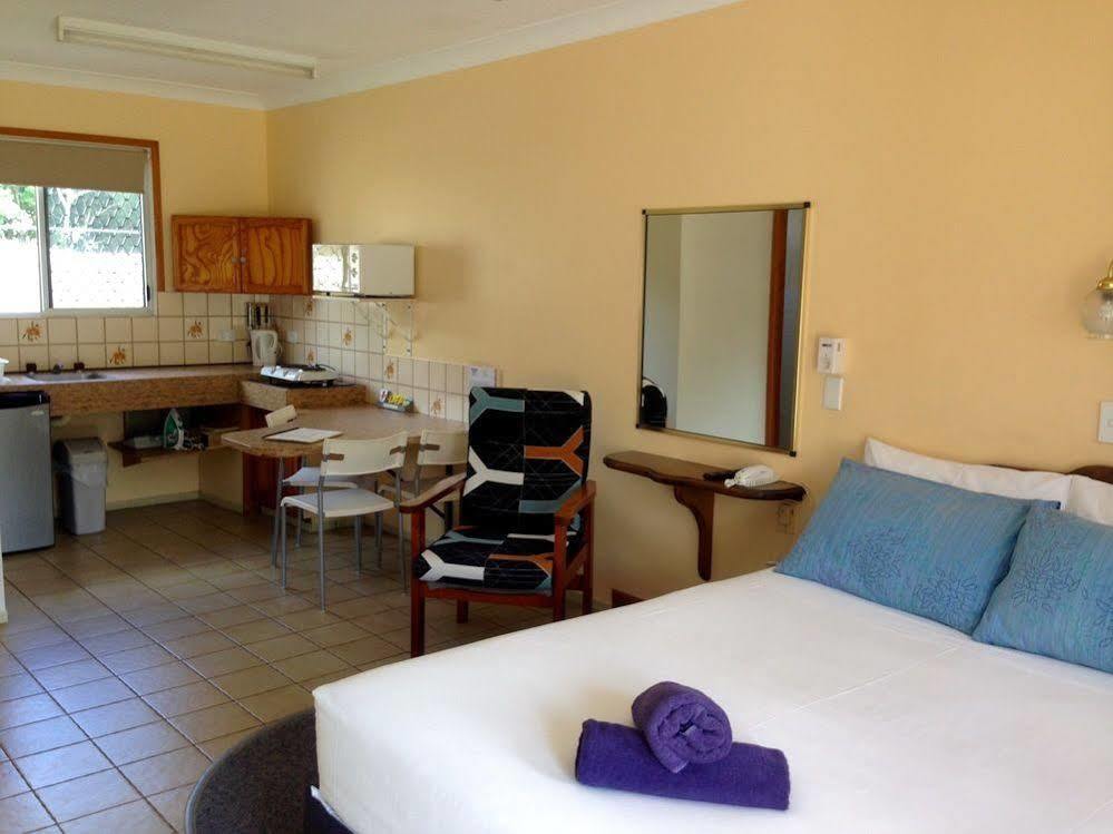 Paradise Court Holiday Units Airlie Beach Exterior photo