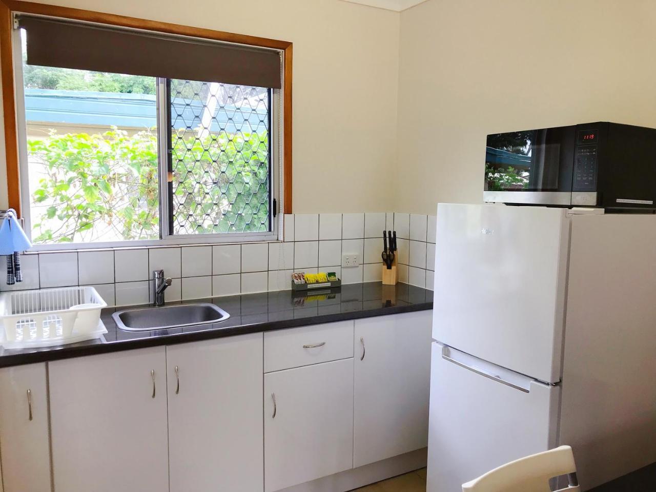 Paradise Court Holiday Units Airlie Beach Exterior photo
